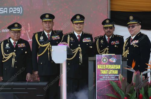 TAN SRI AZAM BAKI