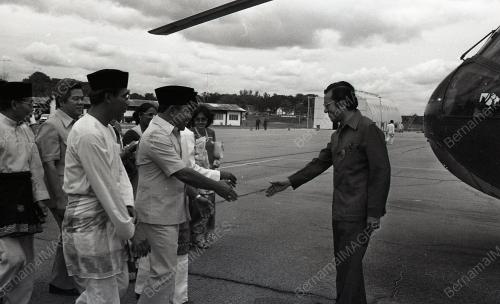 DR. MAHATHIR MOHAMAD