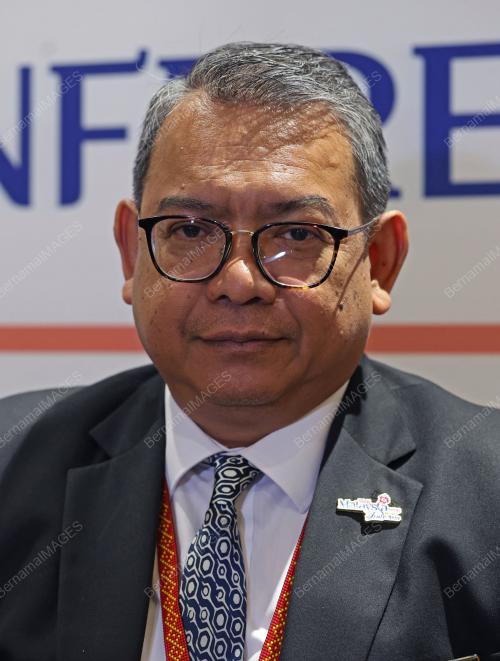 DATUK ROSLAN ABDUL RAHMAN