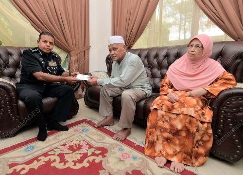 DATUK AYUB KHAN MYDIN PITCHAY