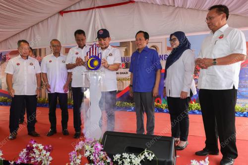 DATUK ONN HAFIZ GHAZI