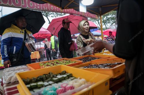 JB10_19022026_HUJAN_BAZAR