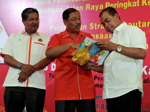 JB10_19112016_JALAN_RAYA