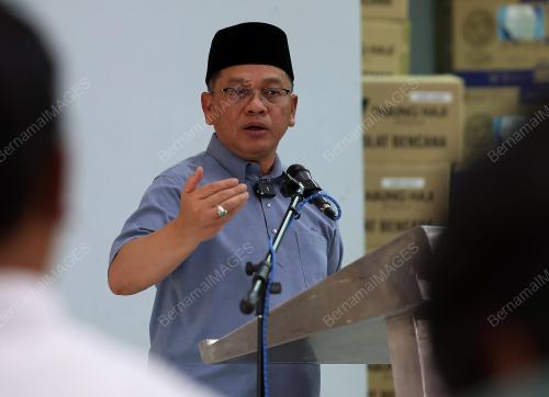 SENATOR DATUK DR MOHD NA'IM MOKHTAR