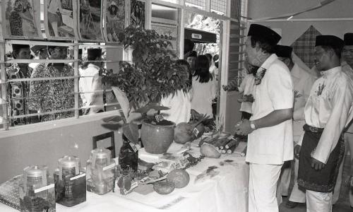SEKOLAH