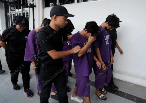 PERTUDUHAN MELAKUKAN PECAH RUMAH