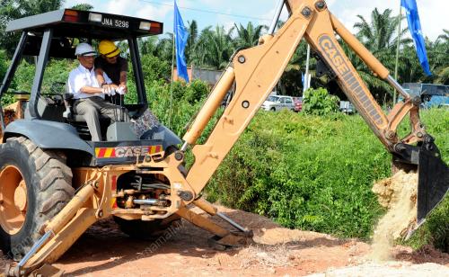 JB10_25012013_PECAH_TANAH