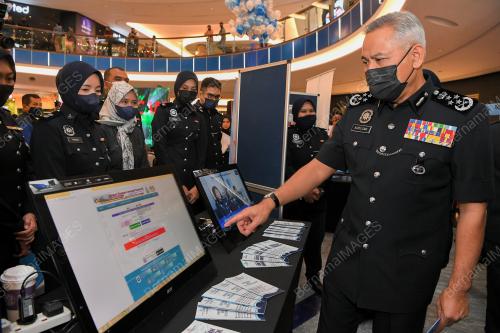 TAN SRI ACRYL SANI ABDULLAH SANI 