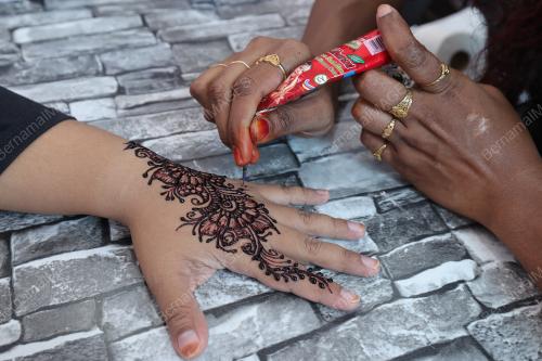 PERSIAPAN AKHIR PERAYAAN DEEPAVALI 