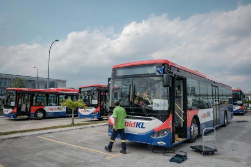 PEMBUATAN BAS RAPID KL