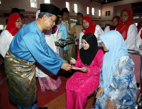 TAN SRI MUHYIDDIN YASSIN