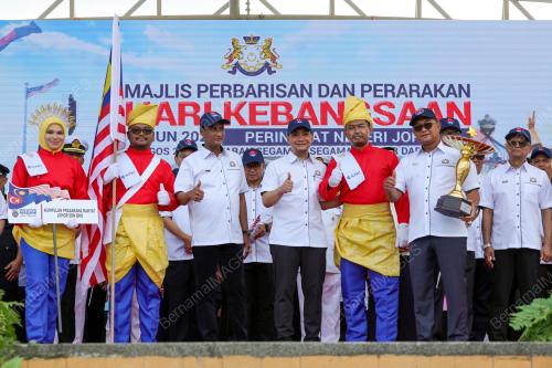 DATUK ONN HAFIZ GHAZI 