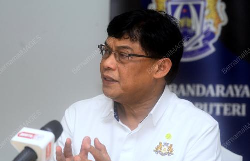 MOHD IZHAR AHMAD