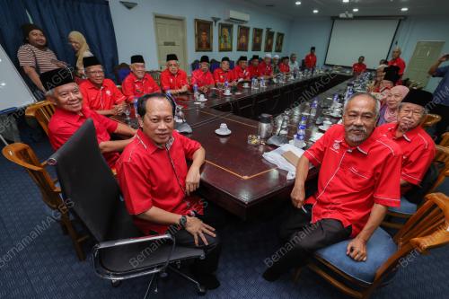 DATUK SERI AHMAD MASLAN