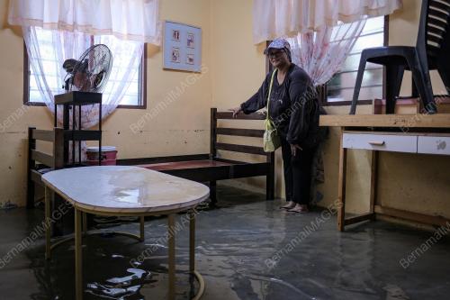 BANJIR PEKAN NENAS