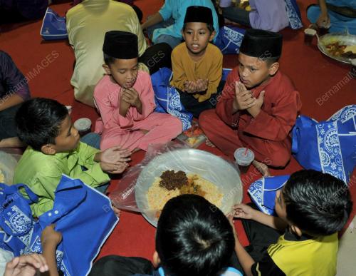 JB11_06082012_PM_BERBUKA_PUAS