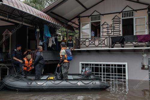 DATUK KAMARUL ZAMAN MAMAT