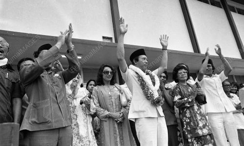 HARI PENAMAAN CALON