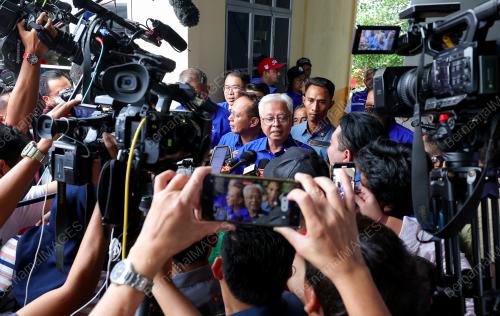 DATUK SERI ISMAIL SABRI YAAKOB 