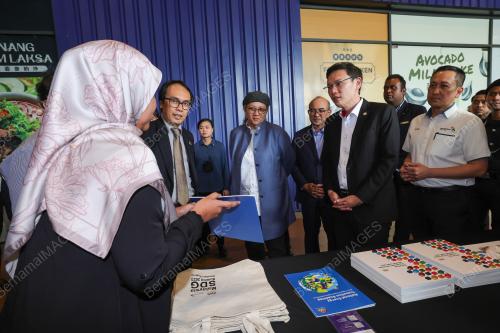 DATUK HANIFAH HAJAR TAIB 