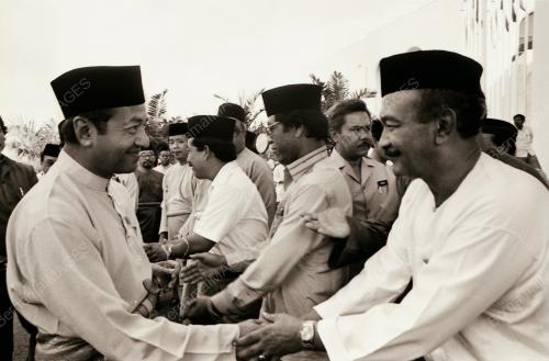 JULAI 1990 D
