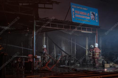 BOMBA PADAM KEBAKARAN KEDAI
