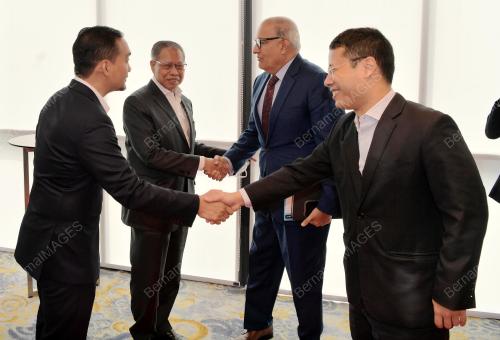 DATUK SERI MUSTAPA MOHAMED
