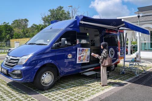 VAN BERGERAK JUSTICE ON WHEELS