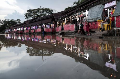JB11_13122025_BANJIR_KILAT