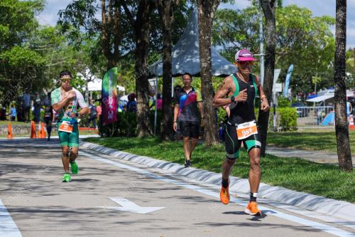 IRONMAN 70.3 DESARU COAST