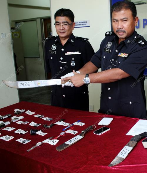 JB11_14082012_POLIS