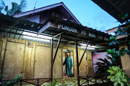 TRADISI NASI AMBENG