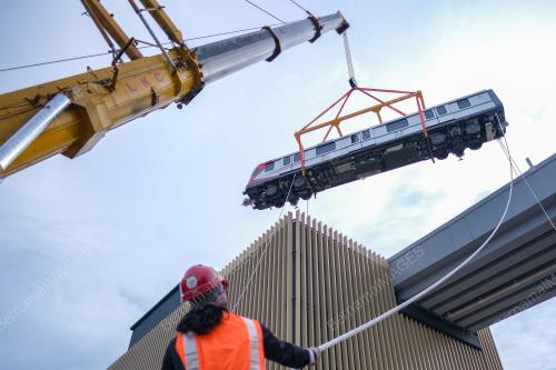 PROSES MENGANGKAT TREN RTS