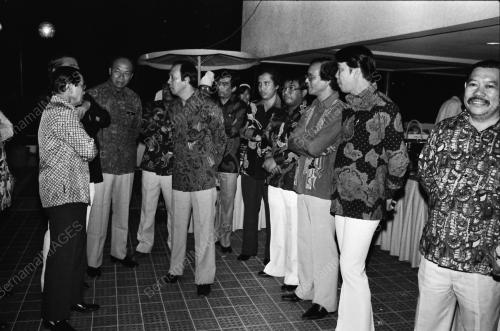 MAKAN MALAM