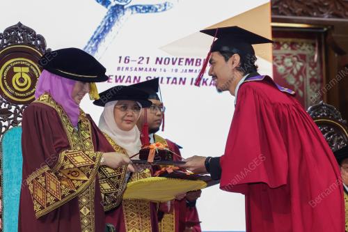 RAJA ZARITH SOFIAH 