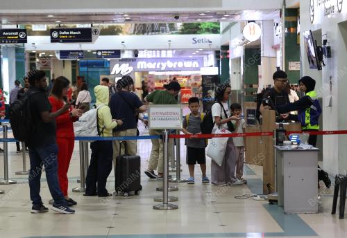 LAPANGAN TERBANG ANTARABANGSA SENAI