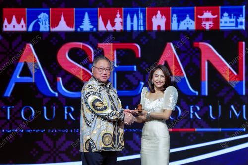 DATUK SERI TIONG KING SING 