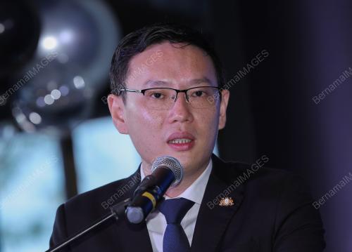 LEE TING HAN