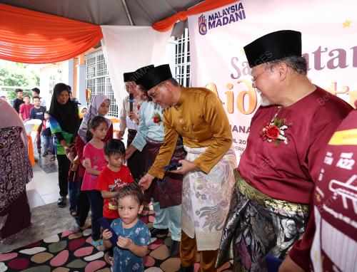 DATUK SERI DR DZULKEFLY AHAMD