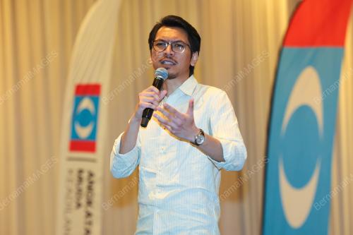 MUHAMMAD KAMIL ABDUL MUNIM