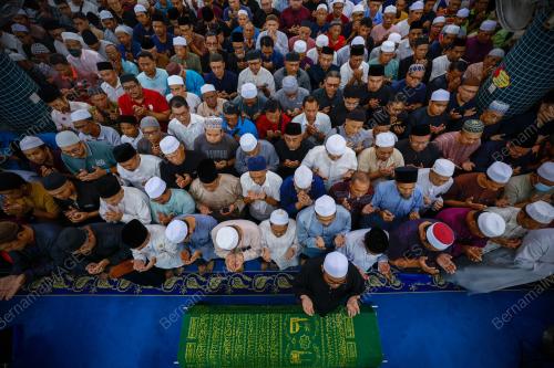 ALLAHYARHAM DATUK SERI SALAHUDDIN AYUB