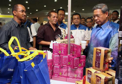 MUSTAPA MOHAMED