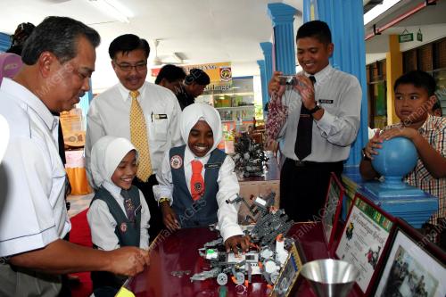 MUHYIDDIN YASSIN