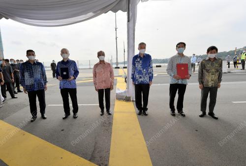 TAN SRI MUHYIDDIN YASSIN