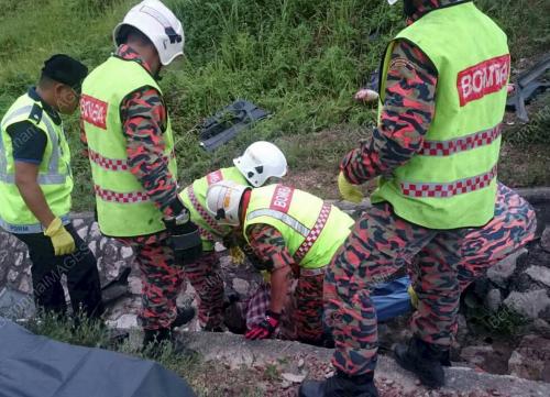 JB12_01082016_KEMALANGAN_MAUT