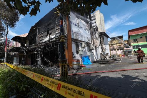 BOMBA PADAM KEBAKARAN KEDAI 