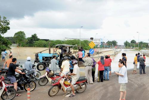 JB12_03022011_BANJIR