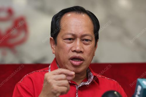 DATUK SERI AHMAD MASLAN