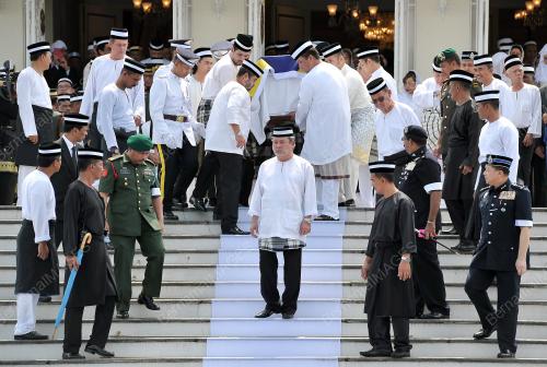 JB12_06122015_TUNKU_JALIL