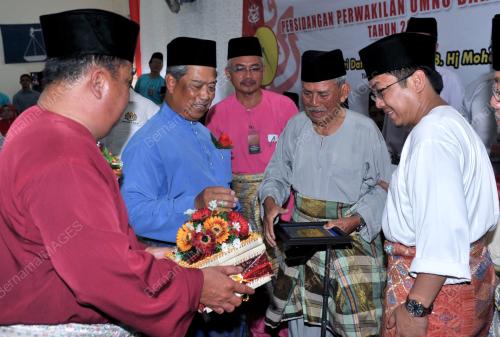 JB12_08092012_UMNO_MUAR